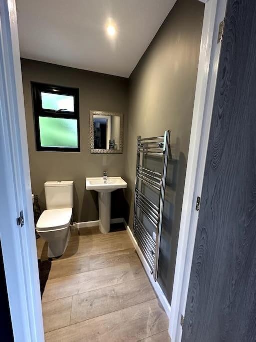 Beautiful Cabin With Pond View Steyning Exteriör bild