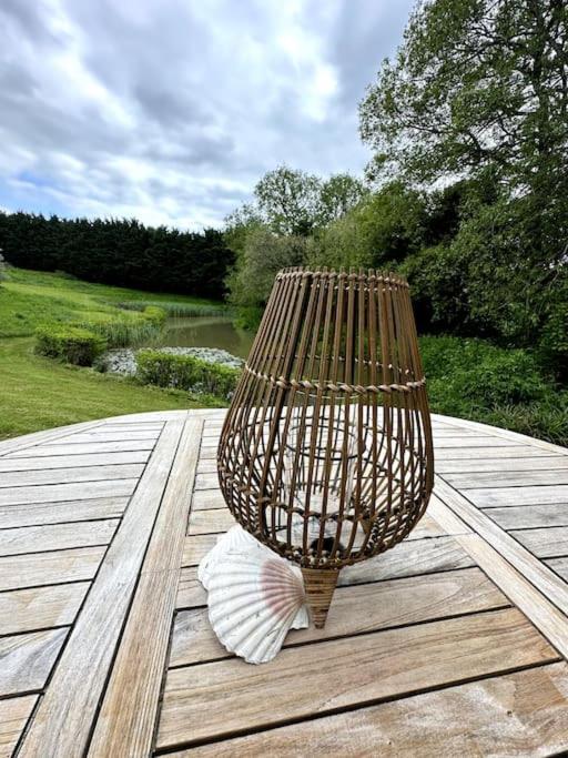 Beautiful Cabin With Pond View Steyning Exteriör bild